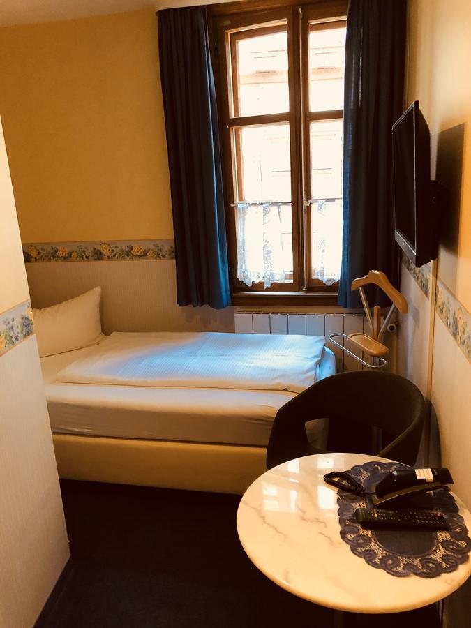 Zum Fehmelbauer Hotel Карлщат Екстериор снимка