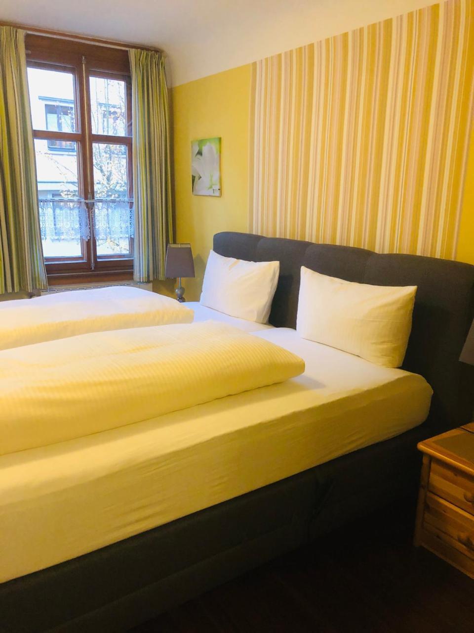 Zum Fehmelbauer Hotel Карлщат Екстериор снимка